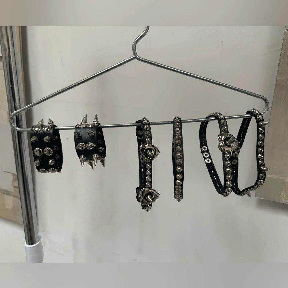 Lot of punk chokers collar and bracelets - 4 necklaces, 3 bracelets - Picture 2 of 15